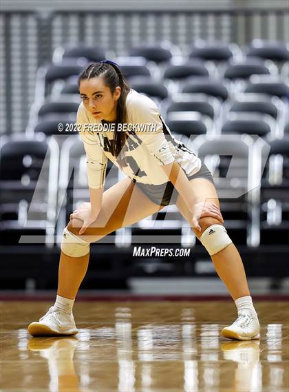 Thumbnail 1 in Leon vs. Lindsay (UIL 2A Semifinal) photogallery.
