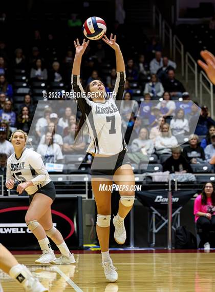 Thumbnail 3 in Leon vs. Lindsay (UIL 2A Semifinal) photogallery.