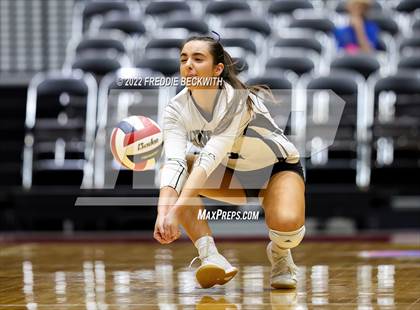 Thumbnail 1 in Leon vs. Lindsay (UIL 2A Semifinal) photogallery.