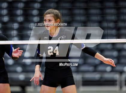 Thumbnail 1 in Leon vs. Lindsay (UIL 2A Semifinal) photogallery.