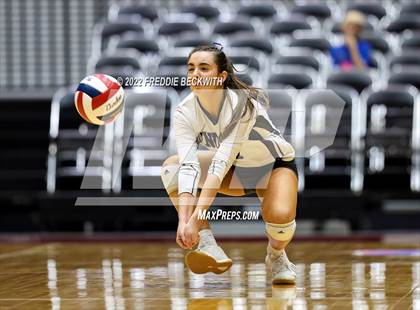 Thumbnail 3 in Leon vs. Lindsay (UIL 2A Semifinal) photogallery.