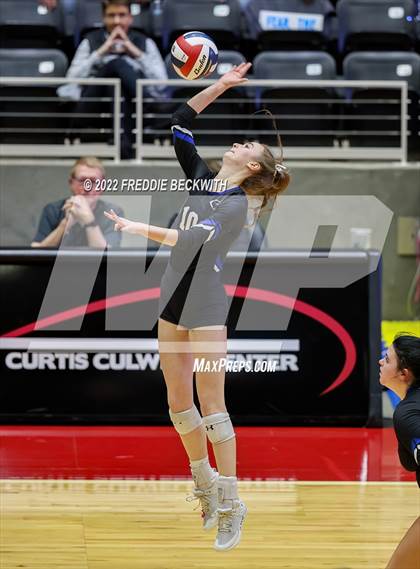 Thumbnail 1 in Leon vs. Lindsay (UIL 2A Semifinal) photogallery.