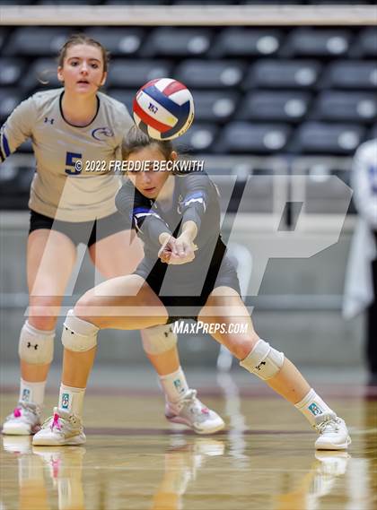Thumbnail 2 in Leon vs. Lindsay (UIL 2A Semifinal) photogallery.