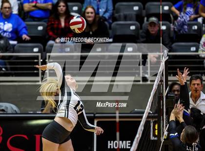 Thumbnail 2 in Leon vs. Lindsay (UIL 2A Semifinal) photogallery.