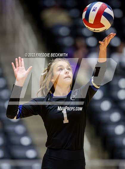 Thumbnail 1 in Leon vs. Lindsay (UIL 2A Semifinal) photogallery.