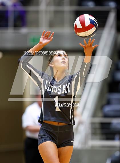 Thumbnail 1 in Leon vs. Lindsay (UIL 2A Semifinal) photogallery.
