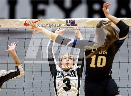 Thumbnail 3 in Leon vs. Lindsay (UIL 2A Semifinal) photogallery.