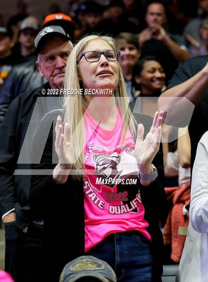 Thumbnail 1 in Leon vs. Lindsay (UIL 2A Semifinal) photogallery.
