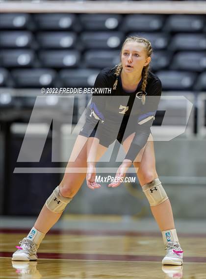 Thumbnail 1 in Leon vs. Lindsay (UIL 2A Semifinal) photogallery.