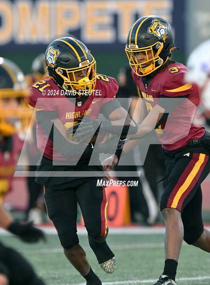 Thumbnail 2 in St. Vincent de Paul vs. Highland (CIF State Div. 4-AA Final) photogallery.