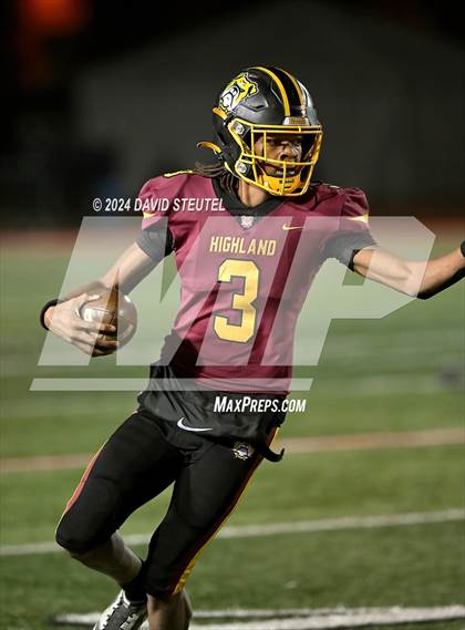 Thumbnail 2 in St. Vincent de Paul vs. Highland (CIF State Div. 4-AA Final) photogallery.