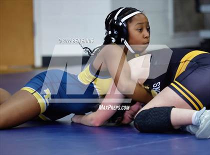 Thumbnail 2 in Raja Bryan Memorial Invitational photogallery.