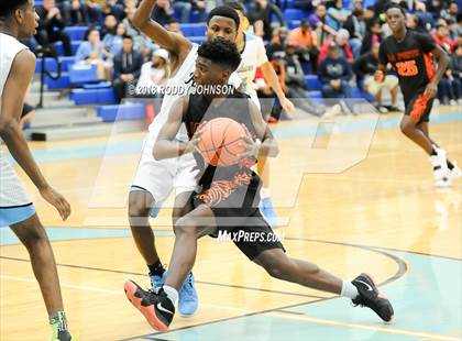 Thumbnail 2 in Sam Rayburn vs. La Porte (McDonald's Texas Invitational) photogallery.