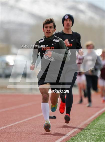 Thumbnail 3 in Fernley League Meet (1600 Meters) photogallery.
