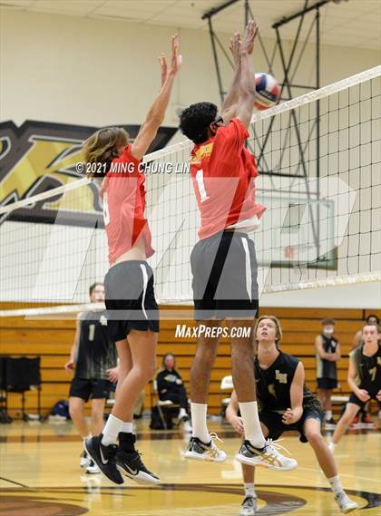 Thumbnail 1 in Woodbridge @ Laguna Hills photogallery.