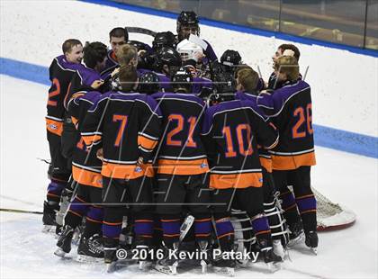 Thumbnail 2 in Westhill/Stamford vs. Staples/Weston/Shelton (CIAC D3 Final) photogallery.