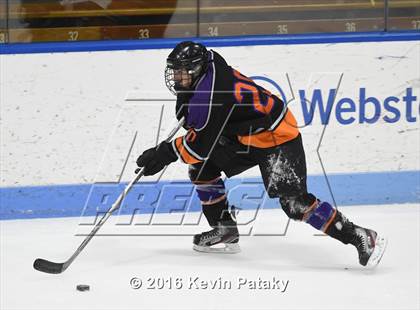 Thumbnail 3 in Westhill/Stamford vs. Staples/Weston/Shelton (CIAC D3 Final) photogallery.
