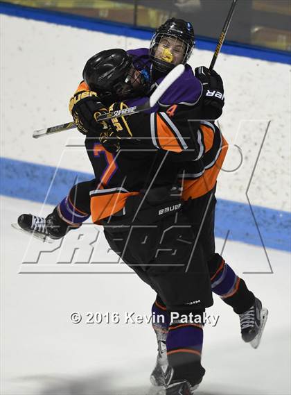 Thumbnail 1 in Westhill/Stamford vs. Staples/Weston/Shelton (CIAC D3 Final) photogallery.