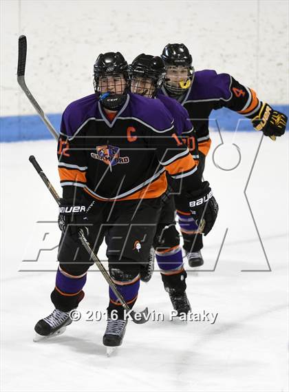 Thumbnail 3 in Westhill/Stamford vs. Staples/Weston/Shelton (CIAC D3 Final) photogallery.