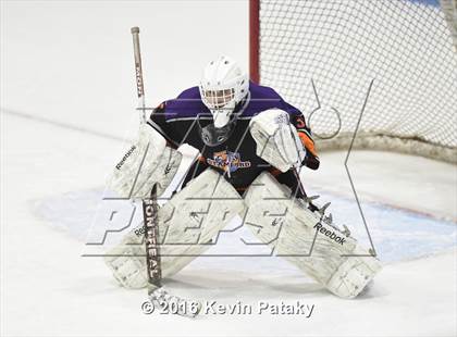 Thumbnail 1 in Westhill/Stamford vs. Staples/Weston/Shelton (CIAC D3 Final) photogallery.