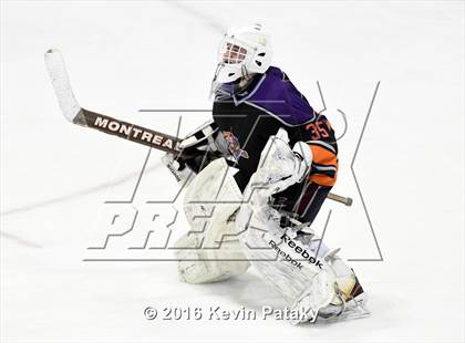 Thumbnail 2 in Westhill/Stamford vs. Staples/Weston/Shelton (CIAC D3 Final) photogallery.