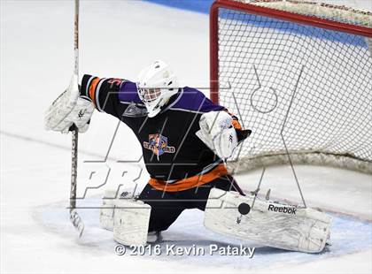 Thumbnail 1 in Westhill/Stamford vs. Staples/Weston/Shelton (CIAC D3 Final) photogallery.