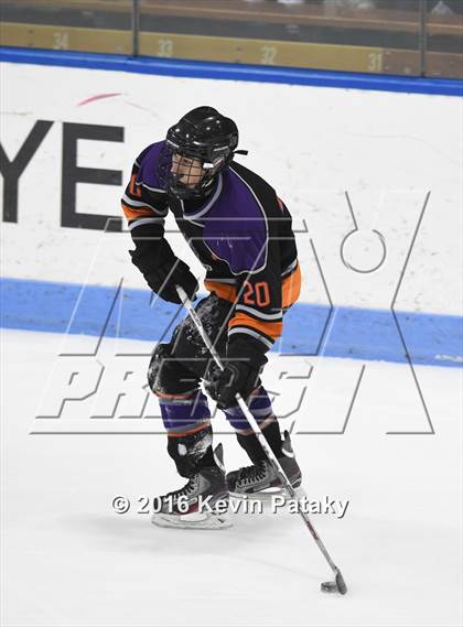 Thumbnail 1 in Westhill/Stamford vs. Staples/Weston/Shelton (CIAC D3 Final) photogallery.