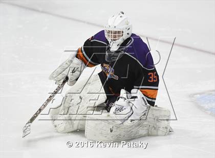 Thumbnail 3 in Westhill/Stamford vs. Staples/Weston/Shelton (CIAC D3 Final) photogallery.