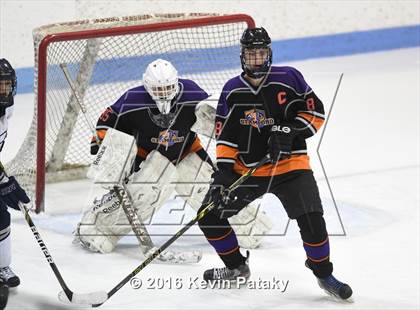 Thumbnail 2 in Westhill/Stamford vs. Staples/Weston/Shelton (CIAC D3 Final) photogallery.