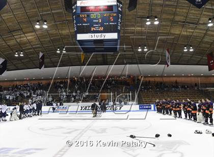 Thumbnail 3 in Westhill/Stamford vs. Staples/Weston/Shelton (CIAC D3 Final) photogallery.