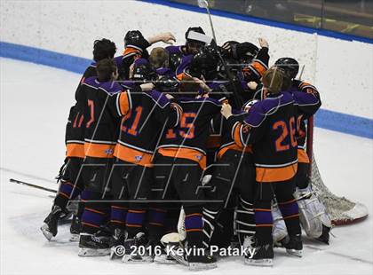 Thumbnail 2 in Westhill/Stamford vs. Staples/Weston/Shelton (CIAC D3 Final) photogallery.