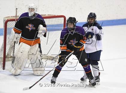 Thumbnail 3 in Westhill/Stamford vs. Staples/Weston/Shelton (CIAC D3 Final) photogallery.