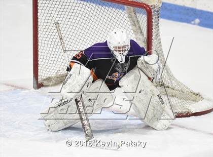 Thumbnail 2 in Westhill/Stamford vs. Staples/Weston/Shelton (CIAC D3 Final) photogallery.