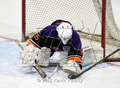 Thumbnail 3 in Westhill/Stamford vs. Staples/Weston/Shelton (CIAC D3 Final) photogallery.