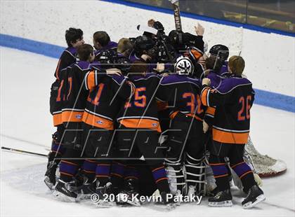 Thumbnail 3 in Westhill/Stamford vs. Staples/Weston/Shelton (CIAC D3 Final) photogallery.