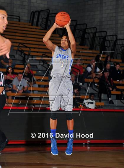 Thumbnail 2 in Etiwanda vs. Santa Margarita (Nike Extravaganza) photogallery.