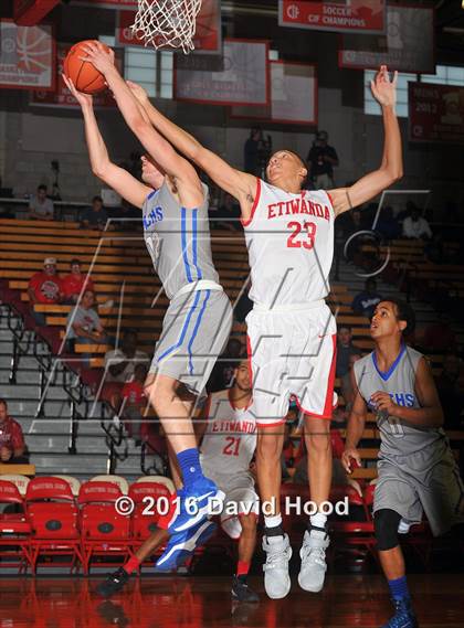 Thumbnail 2 in Etiwanda vs. Santa Margarita (Nike Extravaganza) photogallery.