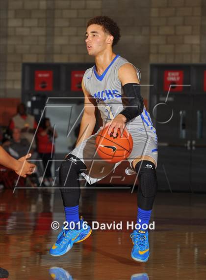 Thumbnail 1 in Etiwanda vs. Santa Margarita (Nike Extravaganza) photogallery.