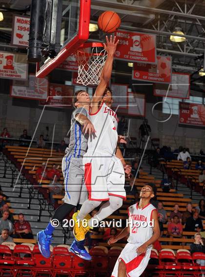 Thumbnail 2 in Etiwanda vs. Santa Margarita (Nike Extravaganza) photogallery.