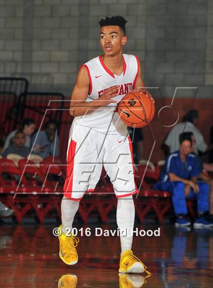 Thumbnail 3 in Etiwanda vs. Santa Margarita (Nike Extravaganza) photogallery.