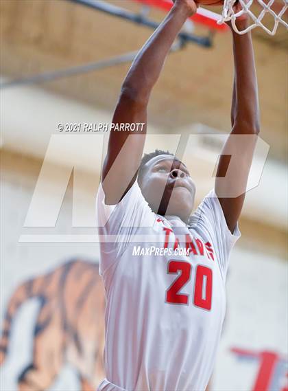 Thumbnail 2 in Fort Bend Dulles vs Fort Bend Travis photogallery.