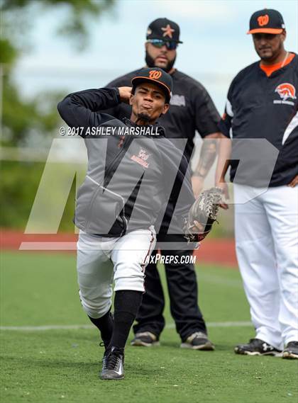 Thumbnail 3 in Bryant @ Washington (PSAL AAA 2nd Round) photogallery.