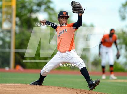 Thumbnail 2 in Bryant @ Washington (PSAL AAA 2nd Round) photogallery.