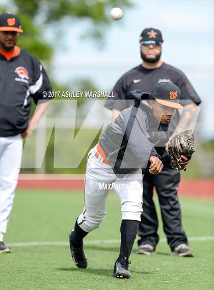 Thumbnail 1 in Bryant @ Washington (PSAL AAA 2nd Round) photogallery.