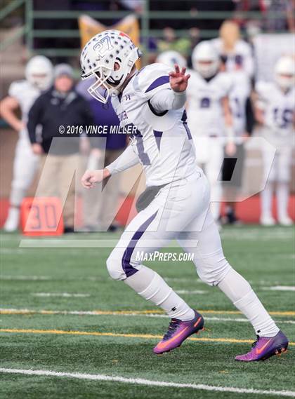 Thumbnail 3 in Sumner vs. Camas (WIAA 4A Semifinal) photogallery.
