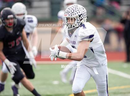 Thumbnail 3 in Sumner vs. Camas (WIAA 4A Semifinal) photogallery.