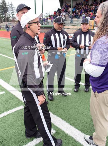 Thumbnail 2 in Sumner vs. Camas (WIAA 4A Semifinal) photogallery.