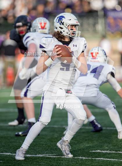 Thumbnail 2 in Sumner vs. Camas (WIAA 4A Semifinal) photogallery.