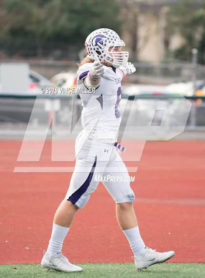 Thumbnail 3 in Sumner vs. Camas (WIAA 4A Semifinal) photogallery.