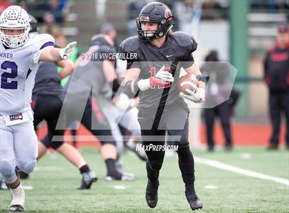 Thumbnail 2 in Sumner vs. Camas (WIAA 4A Semifinal) photogallery.